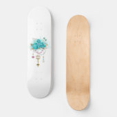 Türkisfarbene Rose mit Tasten Skateboard (Vorderseite)