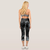 Türkisfarbene, schwarze Marmorverkleidung Capri Leggings (Rückseite)
