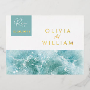Türkisfarbene Teal-Wellen Strandhochzeit RSVP-Post Folie Einladungspostkarte