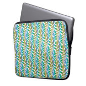 Türkisfarbenes Federmuster am Strand. Laptopschutzhülle (Vorderseite Links)