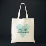 Türkisfarbenes Herzklopfen mit Totgebäck Tragetasche<br><div class="desc">Klassisch türkisfarbenes, blaues Herz, überragt Tote Taschen. Personalisierte Aquarellmalerei Liebe Symbol Brauttote Taschen für Teambride. Hübsches Vintages Design mit elegantem Schriftzeichen-Text und individuelle Name. Machen Sie einen für Brautmädchen, Blume, Trauzeugin, Ehrenmatron, Brautmutter etc. Niedliche rustikale Ikone für schicke Hochzeitsfeier, Brautparty oder Bachelorrette Partys. Schönes Accessoire oder Gefallen für Land-Chic oder...</div>