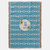 Türkisfarbenes Muster und Pfauenfedern auf beige T Decke (Vorderseite Vertikal)