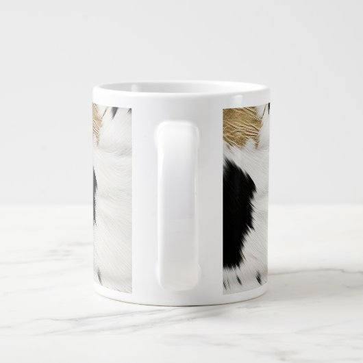 Türkisgoldfarben, Schwarz-weiße Cowhid Jumbo-Tasse (Rückseite)