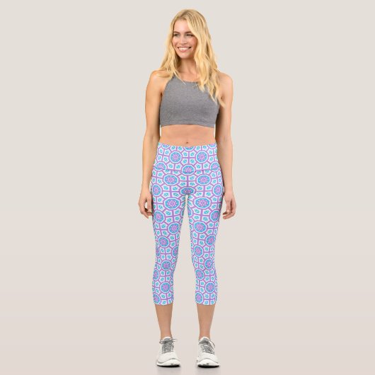 Türkisweißes und Lila, elegantes geometrisches Mus Capri Leggings (Vorderseite)