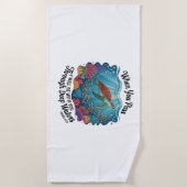 Turle, wenn du durch tiefe Gewässer kommst Strandtuch (Vorderseite)