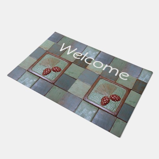 Türmatte mit Pinecones und Fliesen (Schrägansicht)