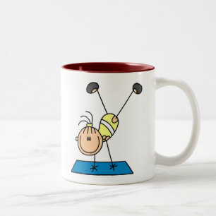 Turnerin übt zweifarbige tasse