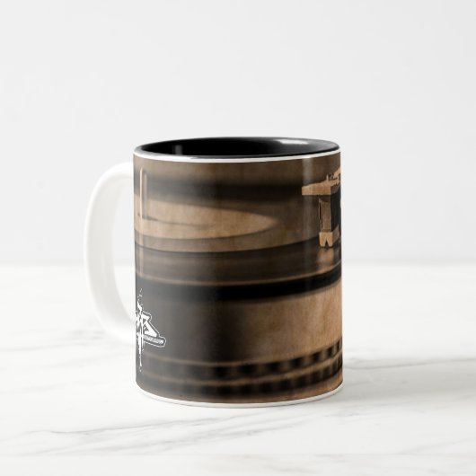 TURNTABLE DJ TASSE (Vorderseite Links)