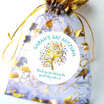 Turquoise Bat Mitzvah Gold Olivenbaum Art des Lebe Runder Aufkleber<br><div class="desc">Seien Sie stolz, freuen Sie sich und präsentieren Sie diesen Meilenstein Ihres Lieblings-Bat Mitzvah! Nutzen Sie diesen lustigen, raffinierten, personalisierten Aufkleber, um ihren besonderen Tag zu ergänzen. Ein atemberaubender, grafischer Imitat Goldfolienbaum mit funkelnd türkisfarbenem, aquamarinem, lila und blauen Star of David und dot "Blätter" überlagert einen weißen Hintergrund. Personalisieren Sie...</div>
