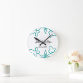 Turquoise blue wedding couple name date flstylish runde wanduhr (Zuhause)