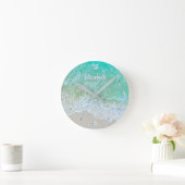 Turquoise Ocean Wave, Personalize Name or Monogram Runde Wanduhr (Zuhause)