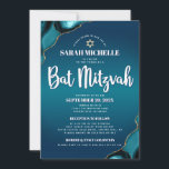 Turquoise Ombre Bat Mitzvah Agate Script 2 Ort Einladung<br><div class="desc">Seien Sie stolz, freuen Sie sich und präsentieren Sie diesen Meilenstein Ihres Lieblings-Bat Mitzvah! Versenden Sie diese coole, einzigartige, moderne, personalisierte Einladung für eine Veranstaltung, an die Sie sich erinnern können. Die Typografie der weißen Schrift und die Imitate goldener Stern von David überlagern einen tieftürkisfarbenen, aquamarinen, dunkelblauen Hintergrund mit türkisblauem...</div>