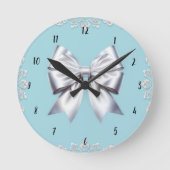 Turquoise Robin's Egg Blue Big White Bow Bridal Runde Wanduhr (Vorderseite)
