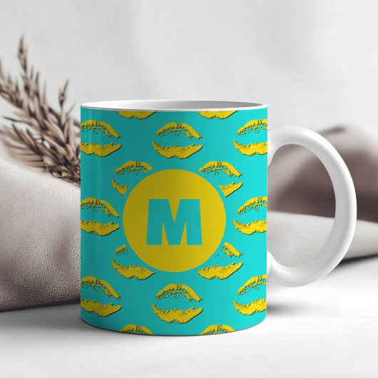 Turquoise & Yellow XOXO Kissing Lips Personalized Kaffeetasse