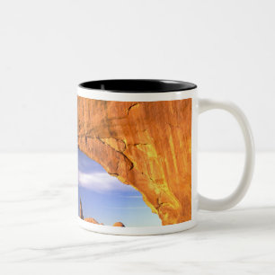 Turret Arch, Arches National Park, Utah, USA Zweifarbige Tasse