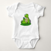 Turtle Reading Book Baby Strampler (Vorderseite)