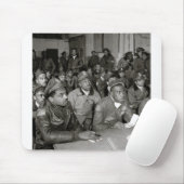 Tuskegee Airmen beim Briefing des Zweiten Weltkrie Mousepad (Mit Mouse)