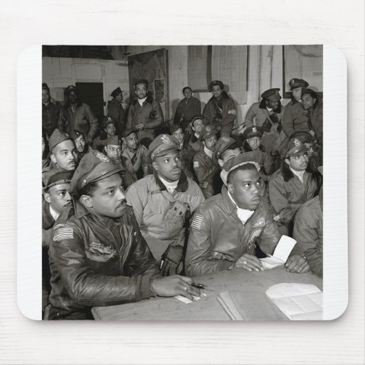 Tuskegee Airmen beim Briefing des Zweiten Weltkrie Mousepad (Vorne)