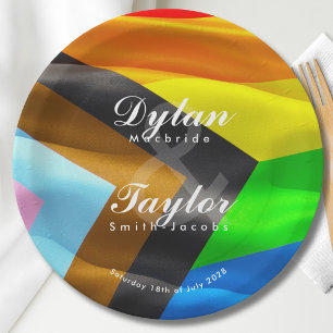 Tüten mit Regenbogen-Hochzeitsstolz-Flagge-Typogra Pappteller