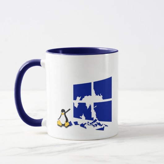 Tux der Linux-Pinguin erhält Mittelalter Tasse (Links)