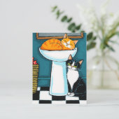 Tux und Tabby Katzen im Bad Sink Illustration Postkarte (Stehend Vorderseite)