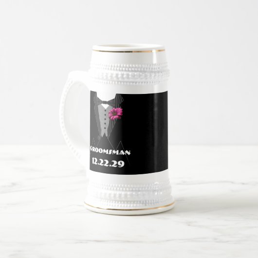Tuxedo Bow Krawatte Gerber Daisy Trauzeuge Stein Bierglas (Vorderseite Links)