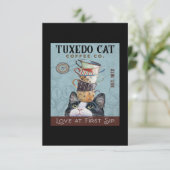 Tuxedo Cat Coffee Co. Love At First Sip Funny Cat Dankeskarte (Stehend Vorderseite)