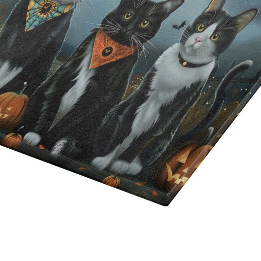 Tuxedo Cat Halloween Spooky Schneidebrett (Ecke)