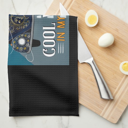 Tuxedo Cat Highway Cool Wind In My Hair Hippie Cat Geschirrtuch (Viertel Falte)