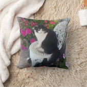 Tuxedo Cat Maroon Dark Pink Cats and Flowers Kissen (Decke)