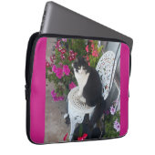 Tuxedo Cat Maroon Dark Pink Cats and Flowers Laptopschutzhülle (Vorne Rechts)