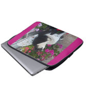 Tuxedo Cat Maroon Dark Pink Cats and Flowers Laptopschutzhülle (Vorne Knopf)