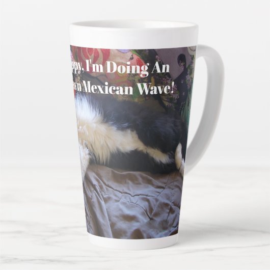 Tuxedo Cat Niedlich machen mexikanische Wave Funny Milchtasse (Rechte Ecke)