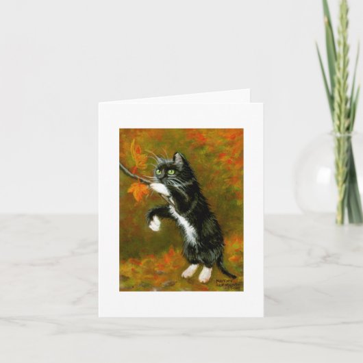 Tuxedo Cat Playing mit Blätter Note Card Karte (Vorderseite)