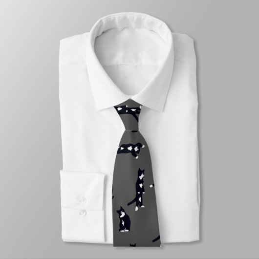 Tuxedo Cat Tie – Cute Black & White Cat Pattern on Krawatte (Gebunden)