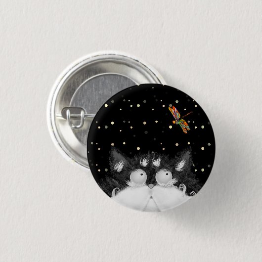 Tuxedo Cat überrascht von Dragonfly Button (Vorne & Hinten)