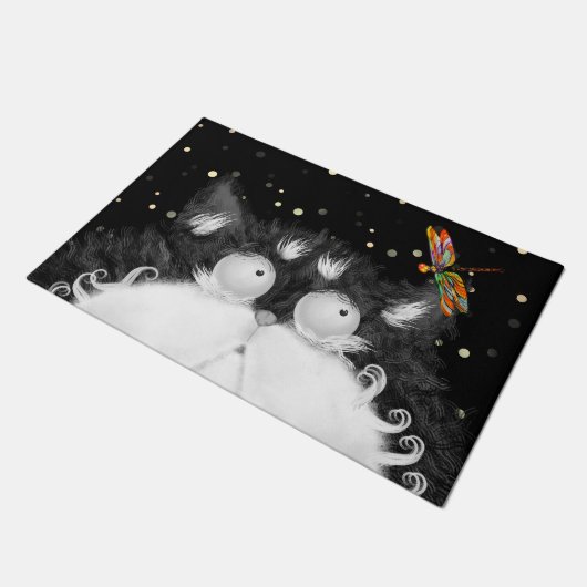 Tuxedo Cat überrascht von Dragonfly Fußmatte (Schrägansicht)