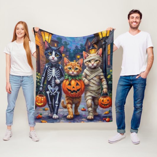 Tuxedo Cats Trick-or-Treating in Halloween-Kostüm Fleecedecke (Beispiel)