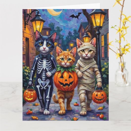 Tuxedo Cats Trick-or-Treating in Halloween-Kostüm Karte (Gelbe Blume)