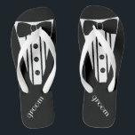 Tuxedo-Farbe anpassen Badesandalen<br><div class="desc">Die perfekte Touch zum Ziel Strand oder Hochzeit am Pool. DIE FARBFARBEN KÖNNEN - Flip Flops mit einem weißen formalen Tuxedo, weißem Shirt und Bugs Krawatte Bild. Ihr Bräutigam wird mit diesen modischen "Formal Tuxedo Flip-Flops" im Stil heiraten. Fügen Sie der Braut einen passenden Hochzeitskleid-Stil hinzu! Besuchen Sie bitte meinen...</div>
