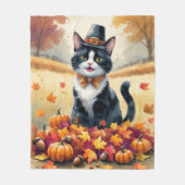 Tuxedo Katze im Herbst hinterlässt Erntedank Art Fleecedecke (Vorderseite)