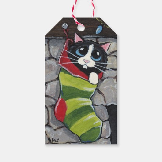 Tuxedo-Katze in einem Stripten Strumpf Geschenktas Geschenkanhänger (Vorderseite)