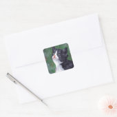 Tuxedo Katze mit Blick auf Schneeflocken, Gemälde Quadratischer Aufkleber (Umschlag)