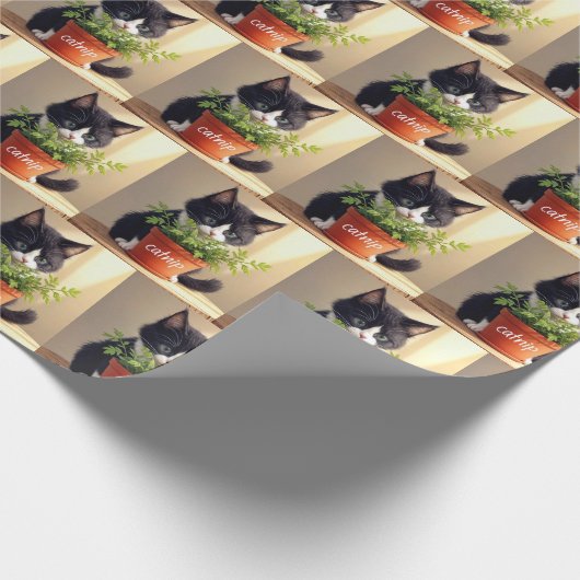 Tuxedo-Katze mit Catnip-Pflanze Geschenkpapier (Ecke)