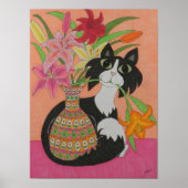Tuxedo Katze mit Lilies Poster (Vorne)