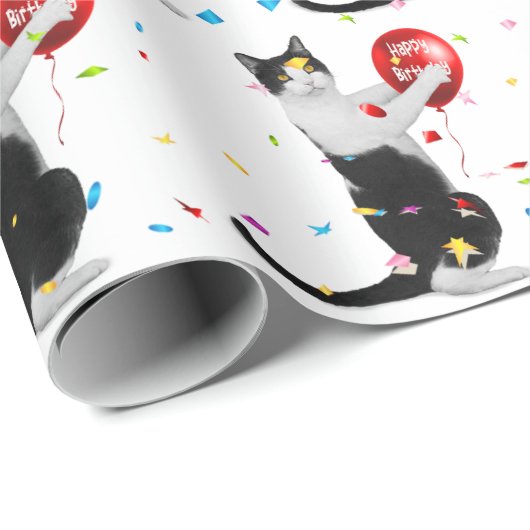 Tuxedo Katze mit Red Birthday Balloon Geschenkpapier (Rolleneckpunkt)
