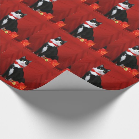 Tuxedo-Katze mit roter Bogen-Krawatte Geschenkpapier (Ecke)