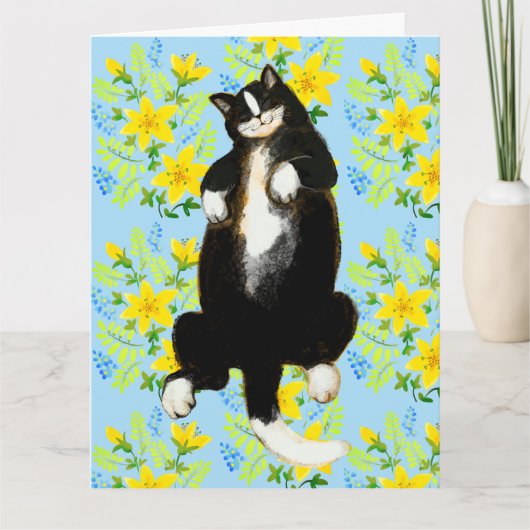 Tuxedo Katze Schlafen auf Blumenbeet Karte (Vorderseite)
