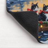 Tuxedo-Katze Weihnachtsboot Urlaub Mousepad (Ecke)