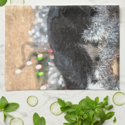 Tuxedo Kitten Tinsel und Lights Painterly Geschirrtuch (Gefaltet)